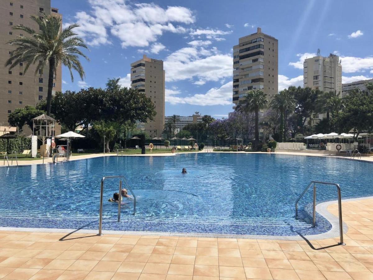 Exclusive Beachfront Apartment Torremolinos - Pool - Paddle - Tenis - Wifi - Central Aircon Exterior photo